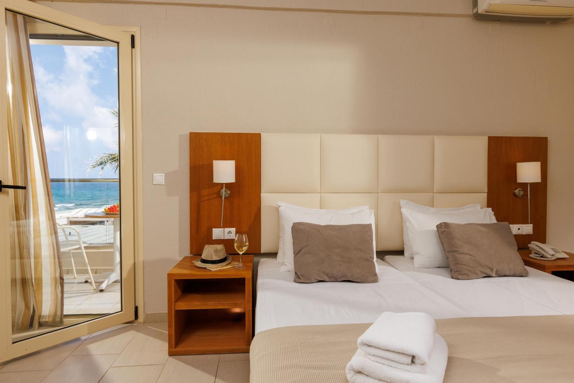Malia Bay Beach Hotel & Bungalows Eksteriør billede