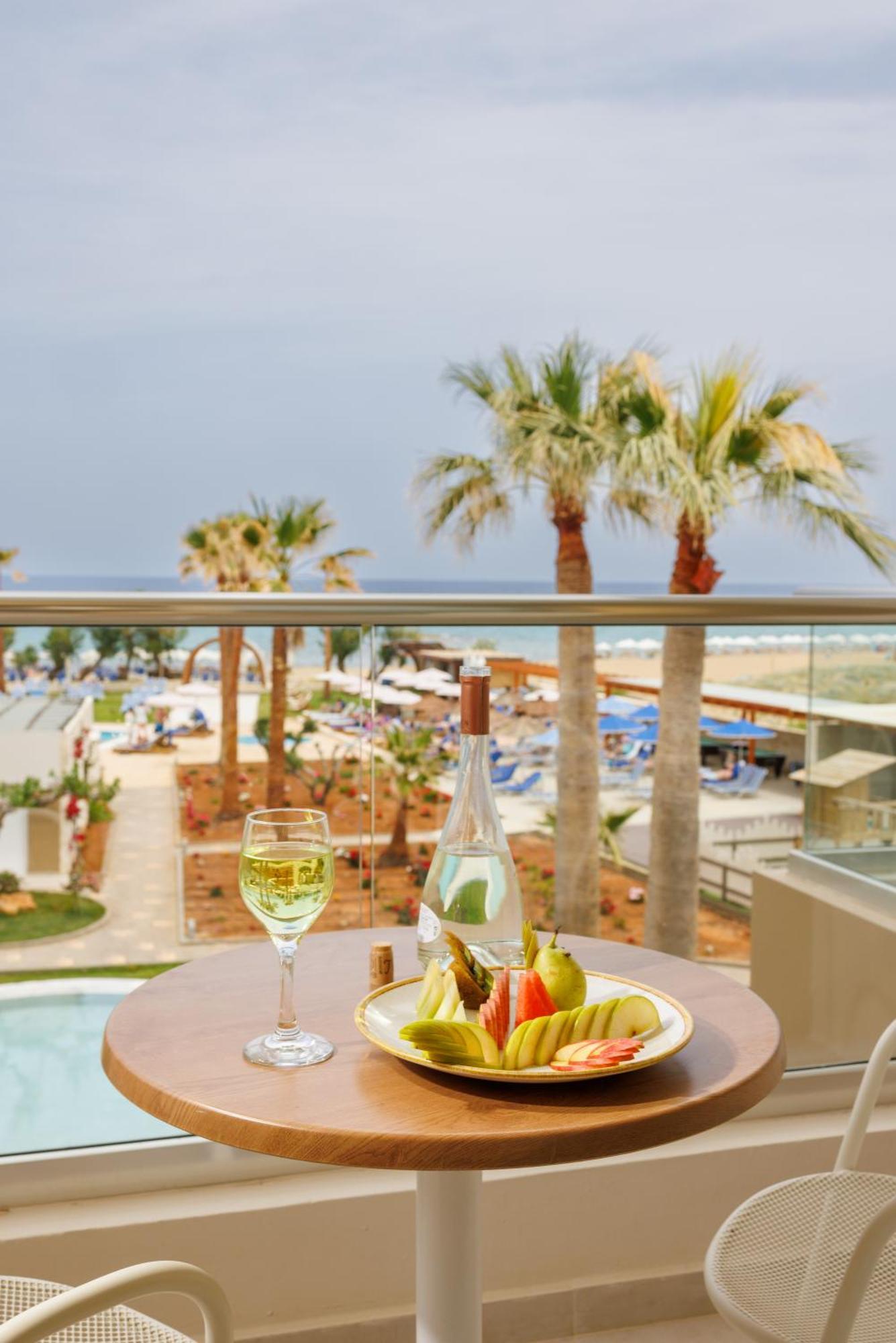 Malia Bay Beach Hotel & Bungalows Eksteriør billede